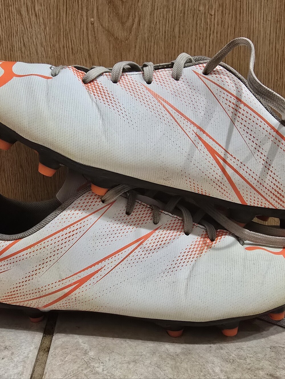 Puma Men's Size 9 Soccer Cleats